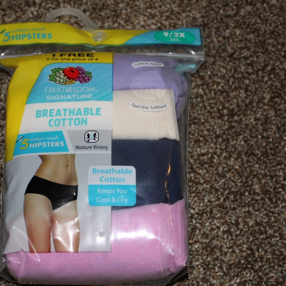 NWT Women's Fruit of the Loom Hipsters 5 pr. 9/2X